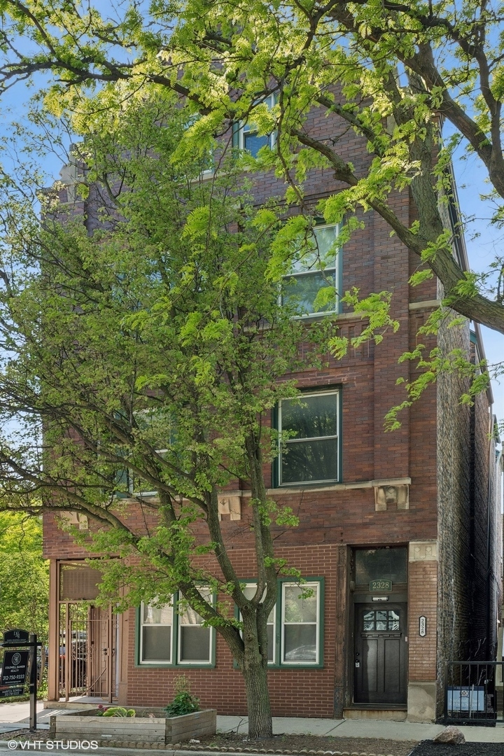 2328 N Oakley Avenue 2E  Chicago IL 60647 photo