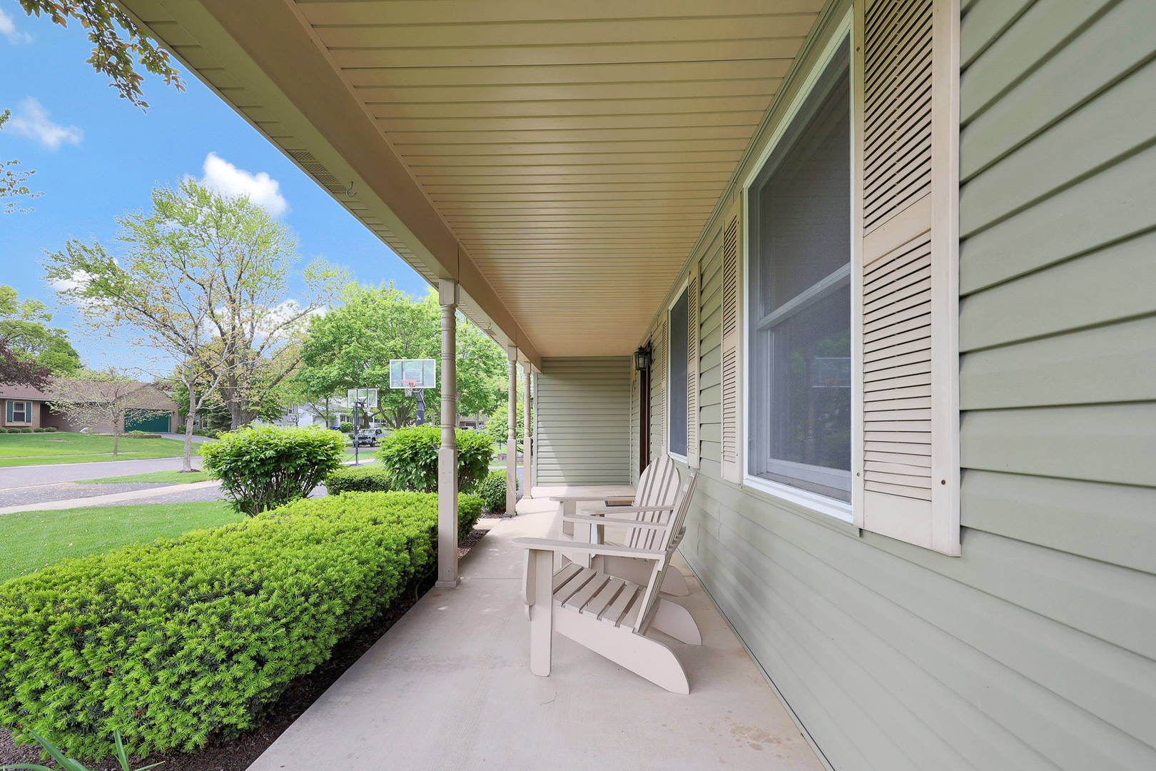 Property Photo: 1866 Chandler Avenue IL 60174