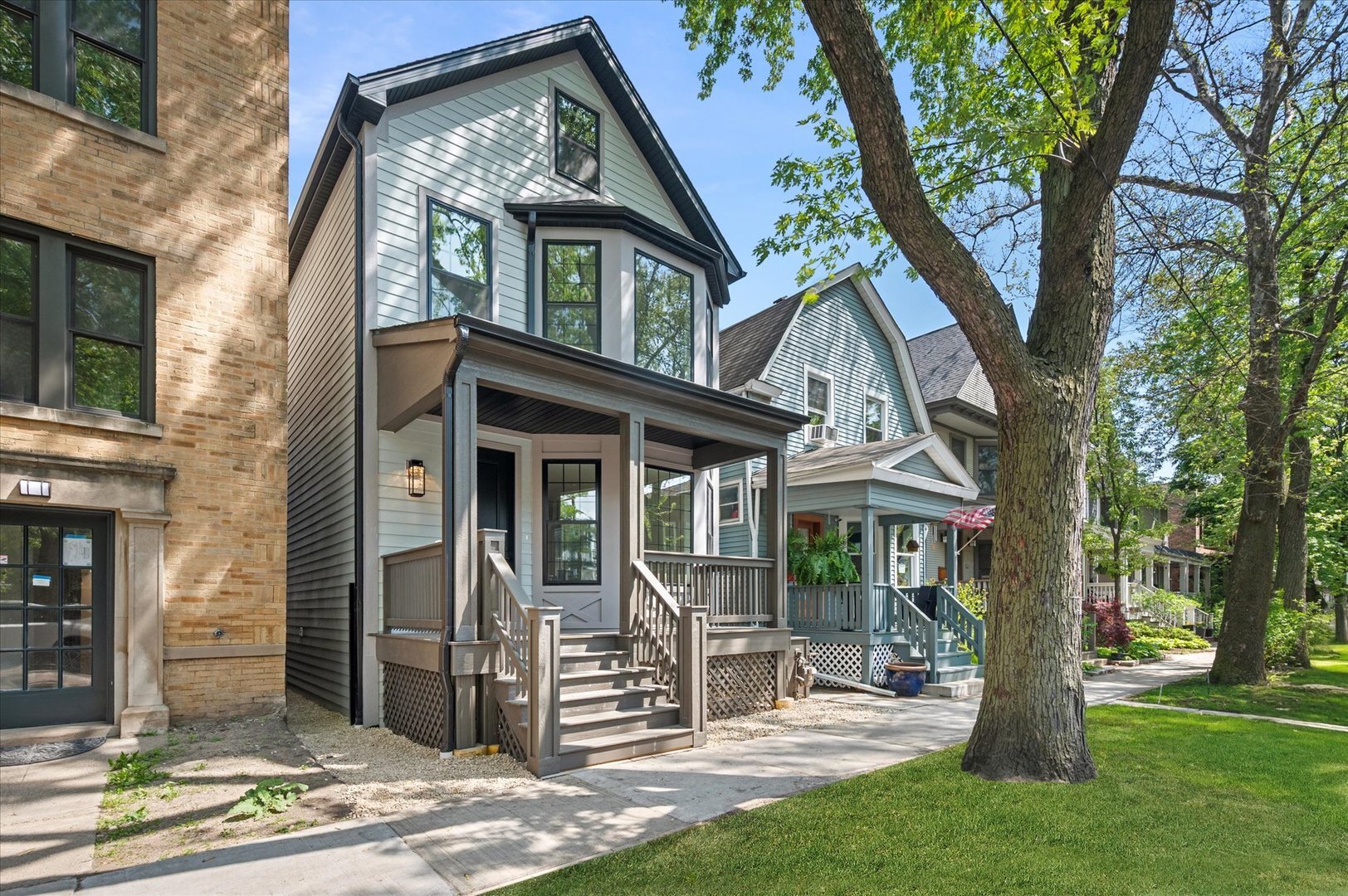1542 W Highland Avenue  Chicago IL 60660 photo