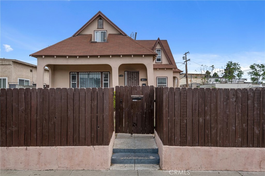 Property Photo: 1017 W 99th Street CA 90044