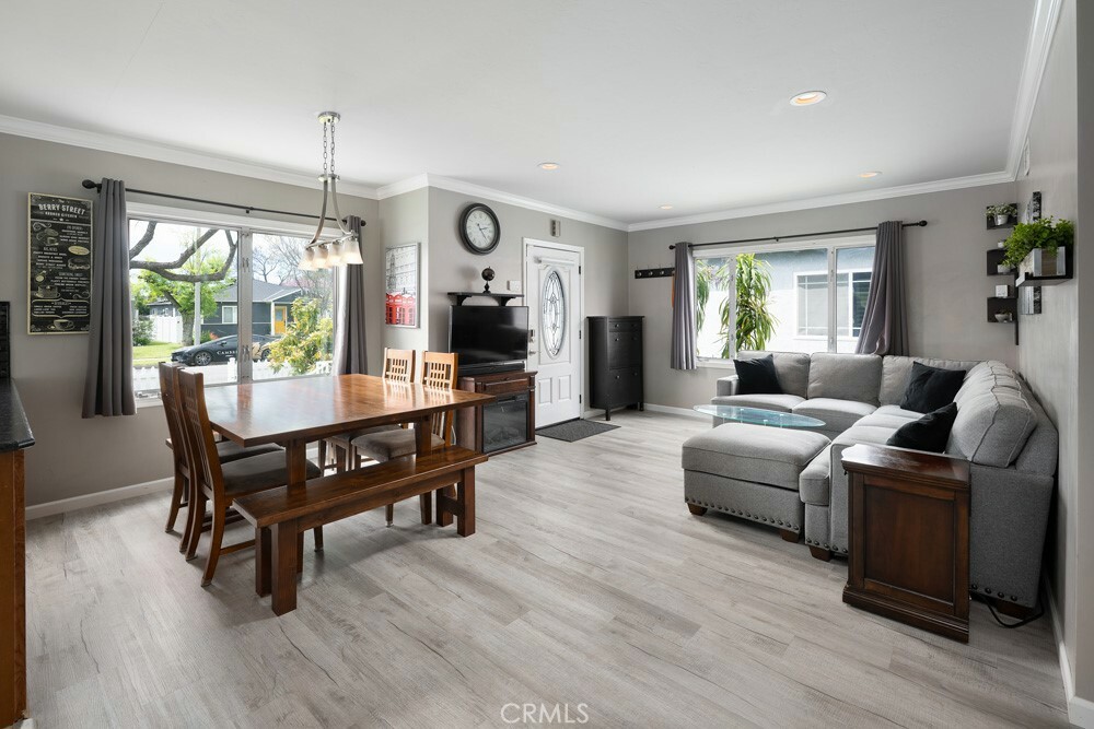 Property Photo: 4160 Lomina Avenue CA 90713