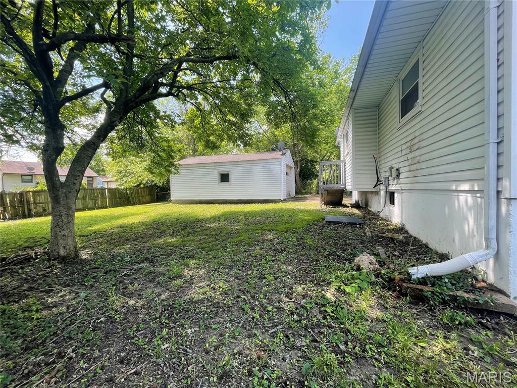 Property Photo: 416 Crawford Road MO 63137