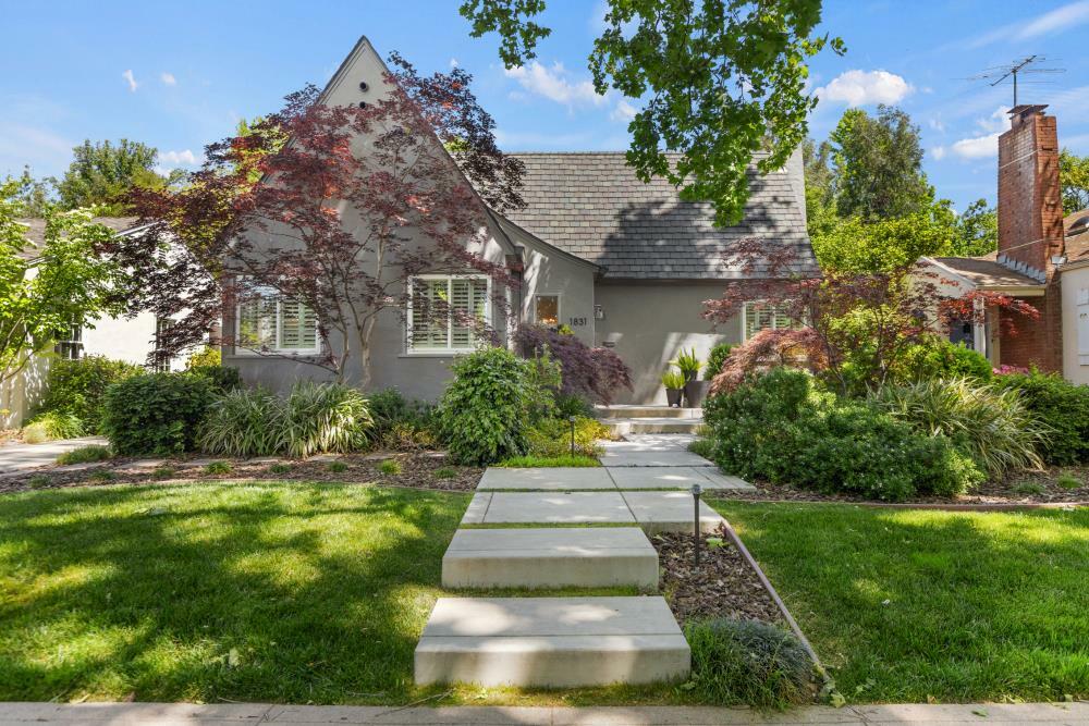 Property Photo:  1831 Bidwell Way  CA 95818 