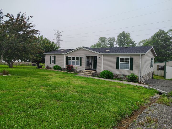 Property Photo: 1104 Pointe Ln TN 37083