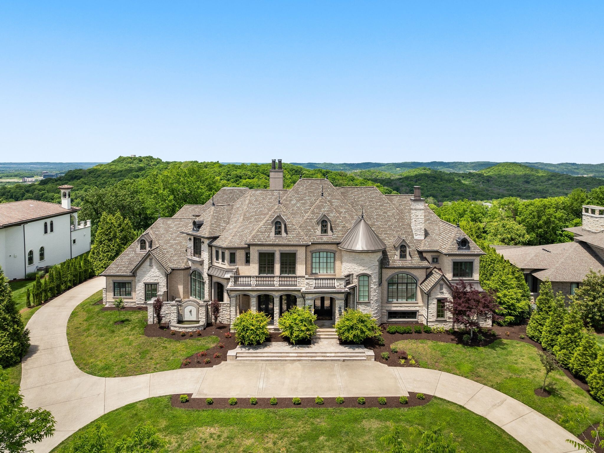 Property Photo: 443 Canterbury Rise TN 37067