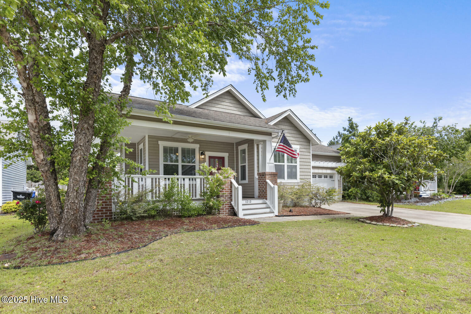 Property Photo: 1213 Daisy Court NC 28445