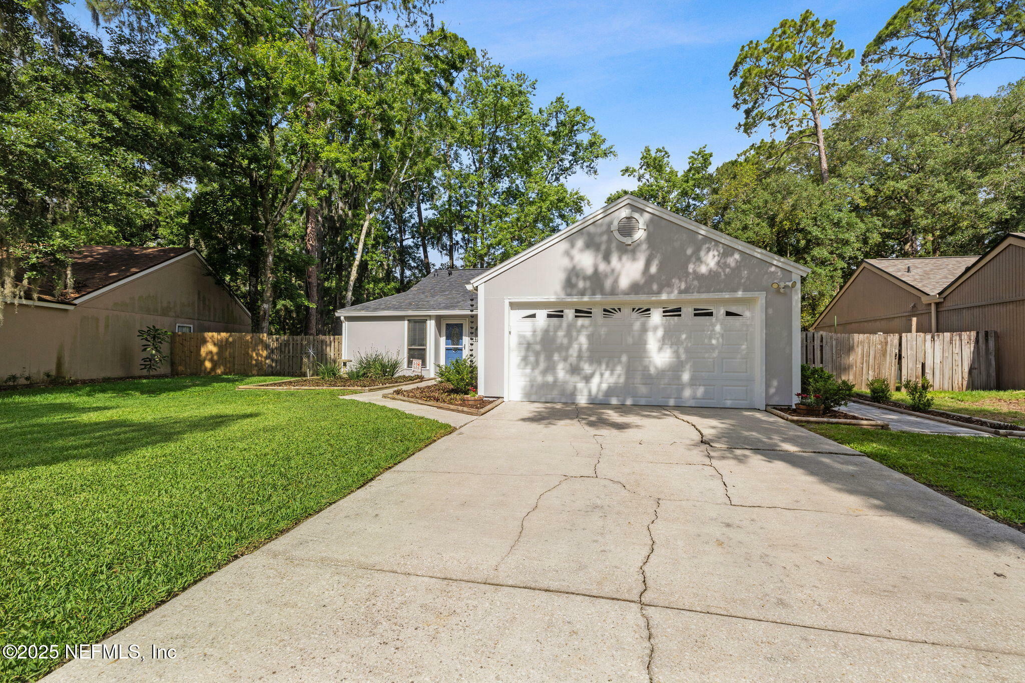 Property Photo: 11236 Southbury Place FL 32257