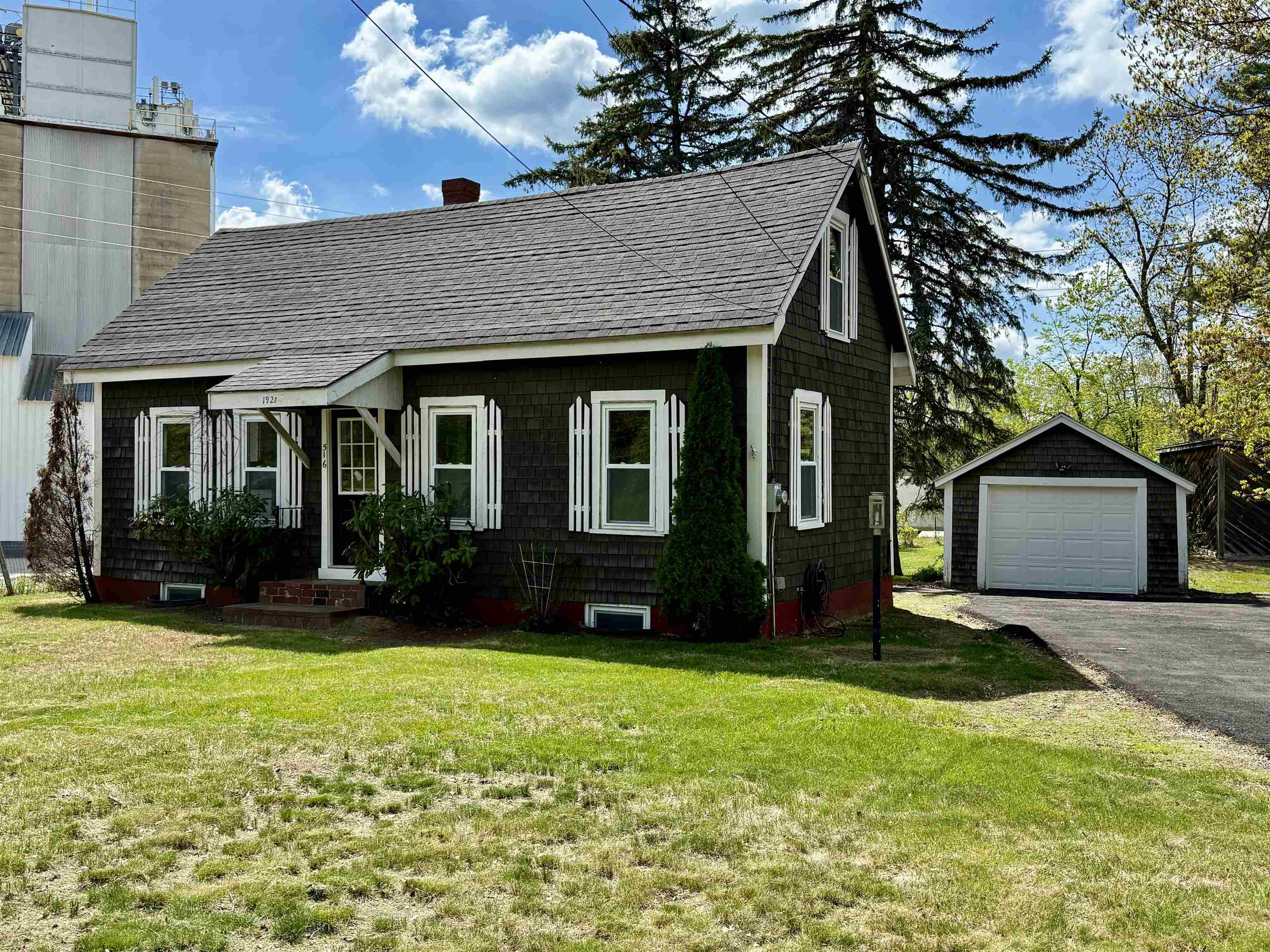 Property Photo: 516 Hall Street NH 03304