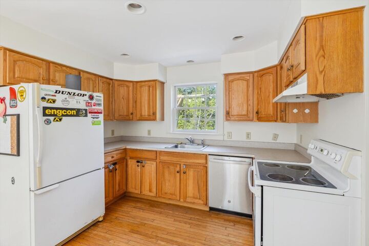 Property Photo: 547 Sawmill Road NH 03047