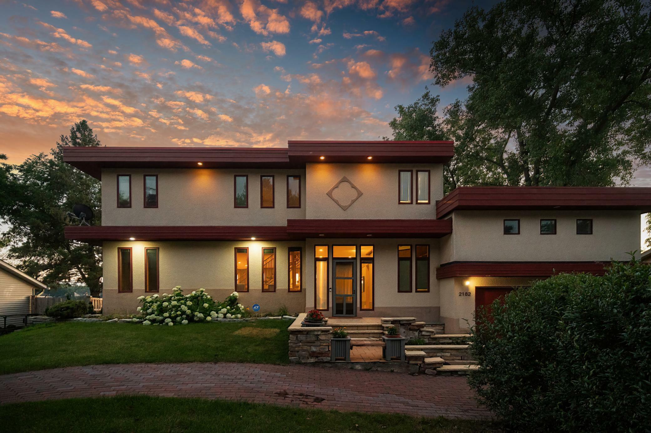 Property Photo: 2182 Lakebrook Drive MN 55112