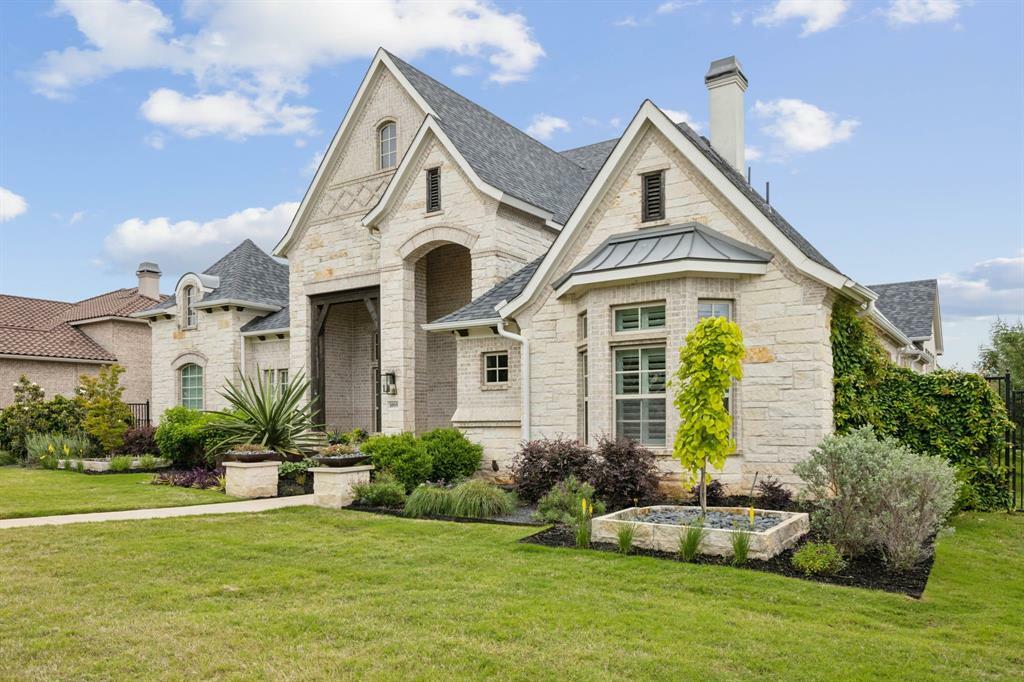 Property Photo: 1009 Hampton Manor Way TX 76092