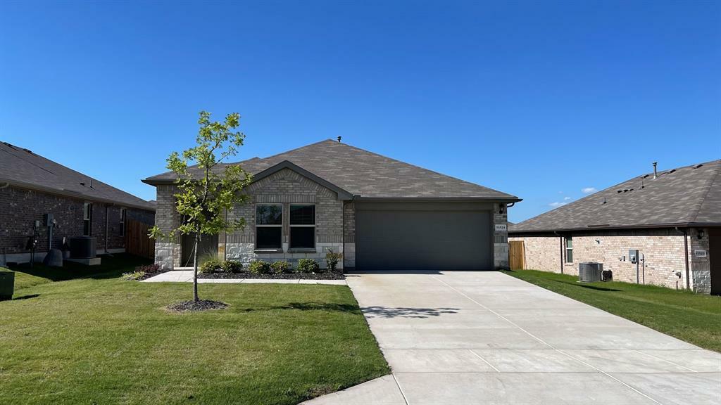 Property Photo: 13524 Gunsmoke Lane TX 76035