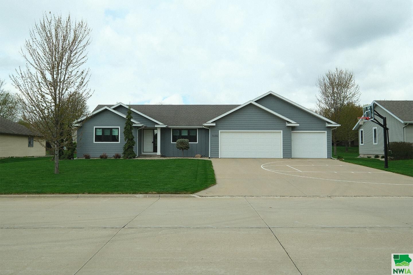 Property Photo: 1535 6th Ave Circle SE IA 51250