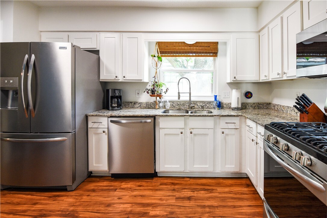 Property Photo: 2748 N Villa Boulevard AR 72703