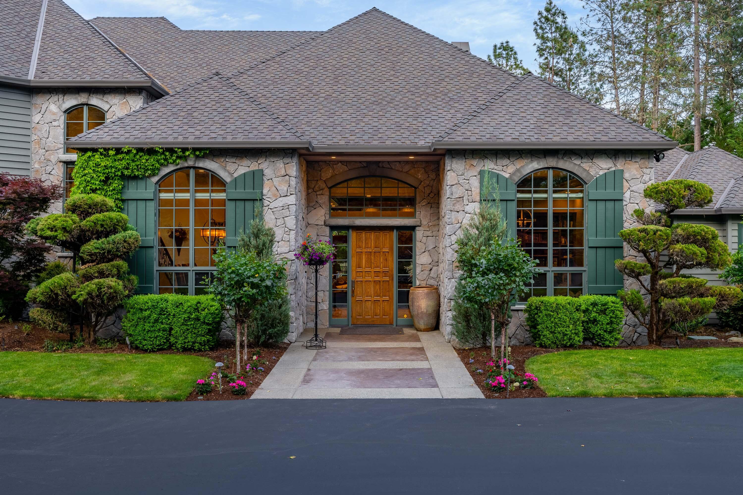 Property Photo:  1126 NW Morgan Lane  OR 97526 