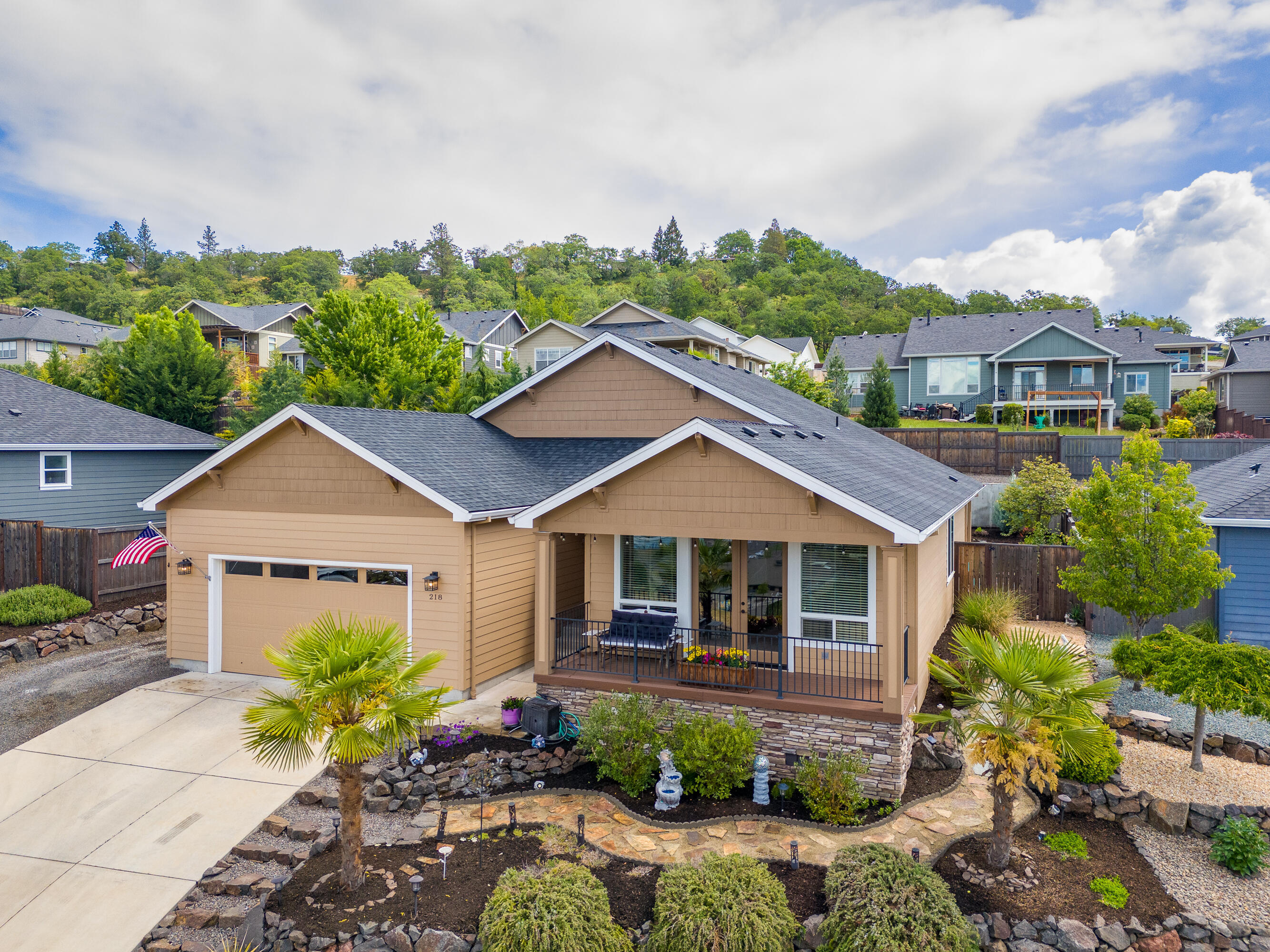 Property Photo:  218 Cambridge Terrace  OR 97524 