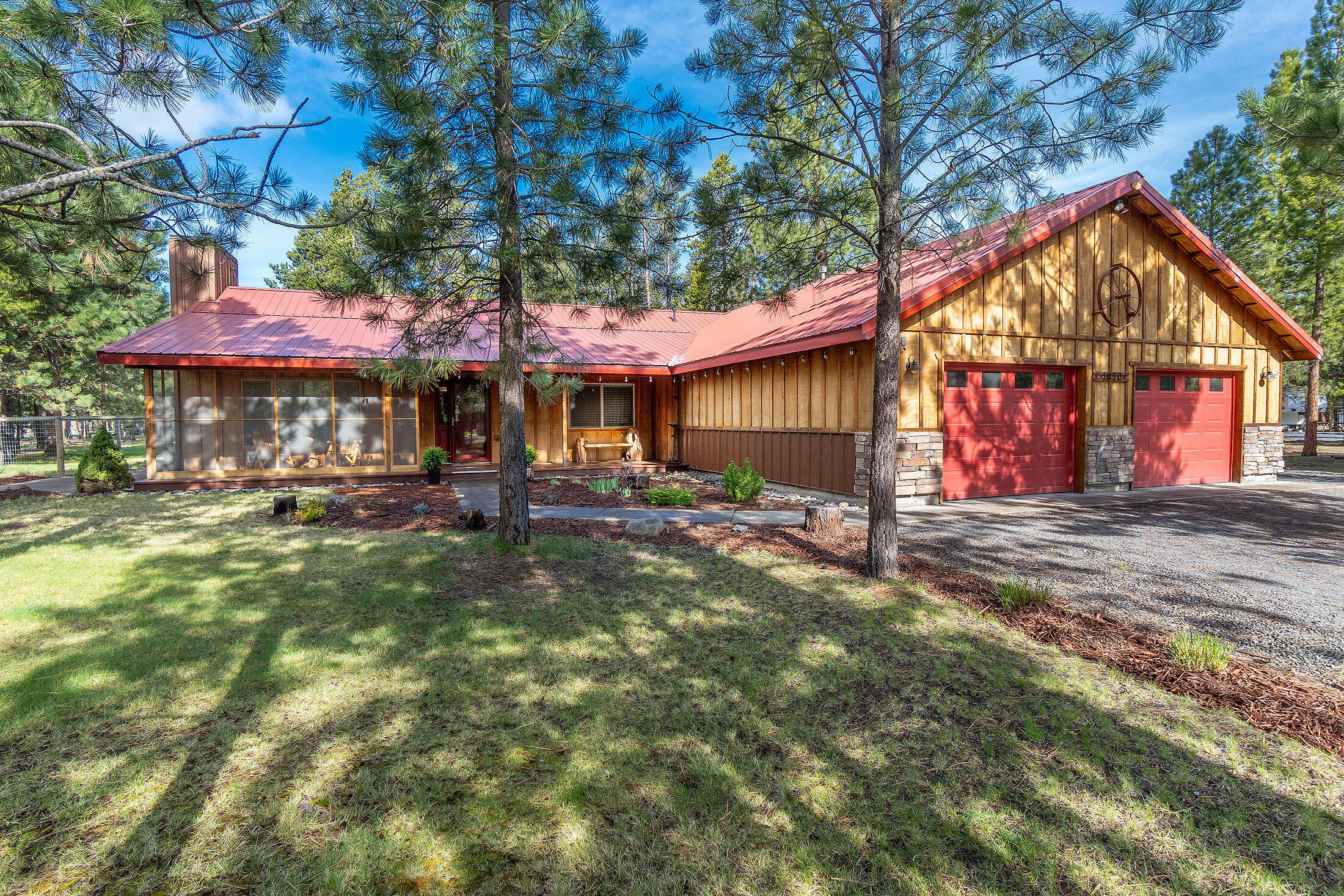 Property Photo: 1870 Iron Wheel Court OR 97739