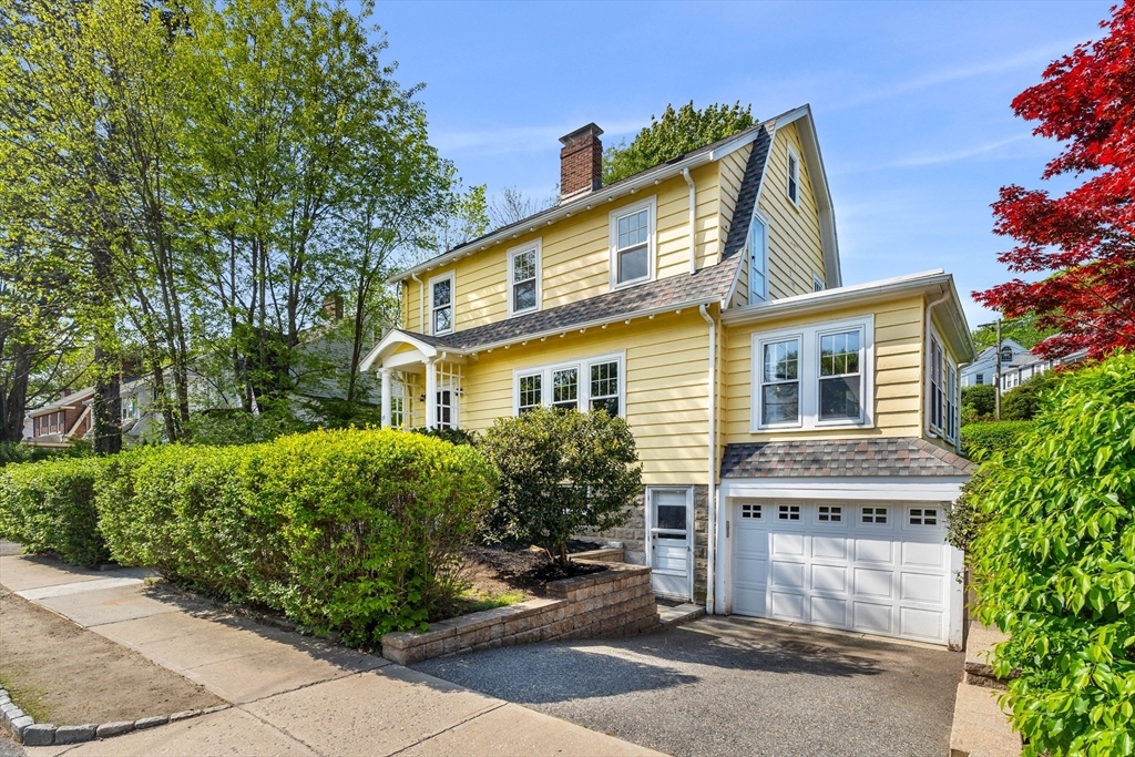 Property Photo: 11 Hawthorne Ave MA 02476