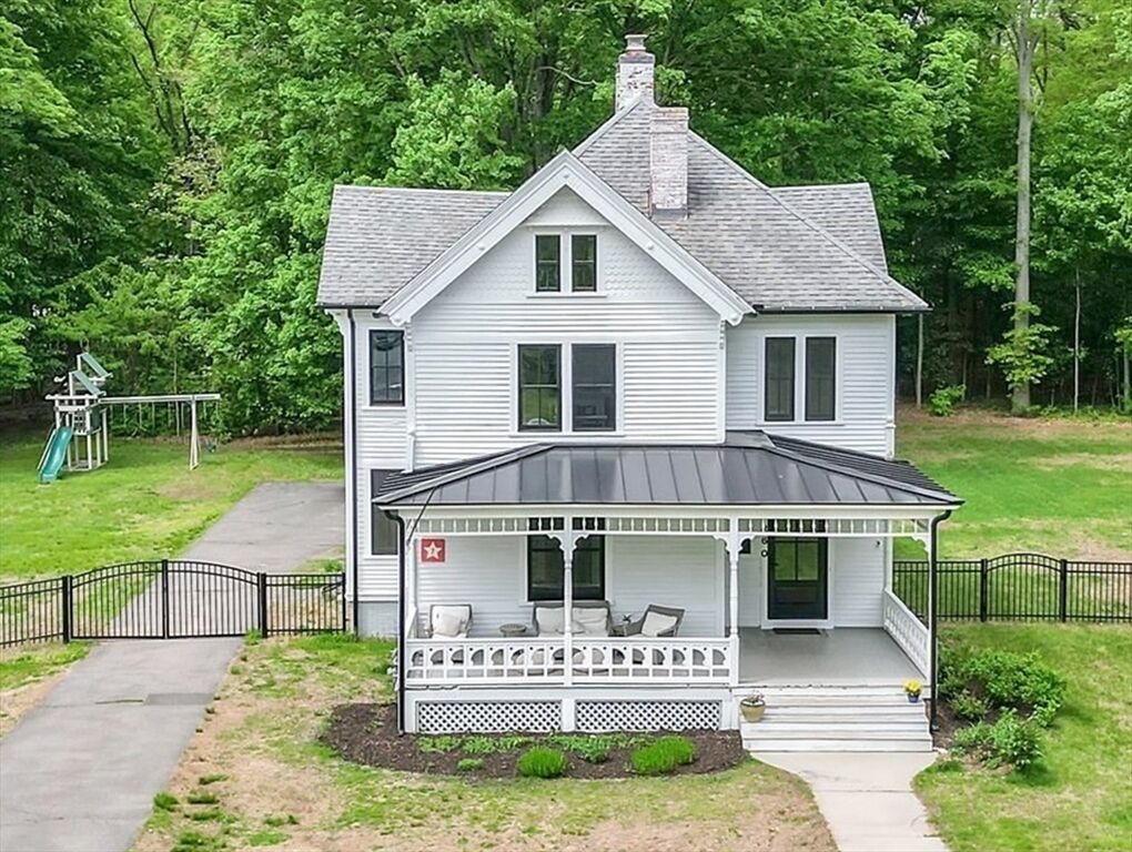 Property Photo: 260 Longmeadow MA 01106