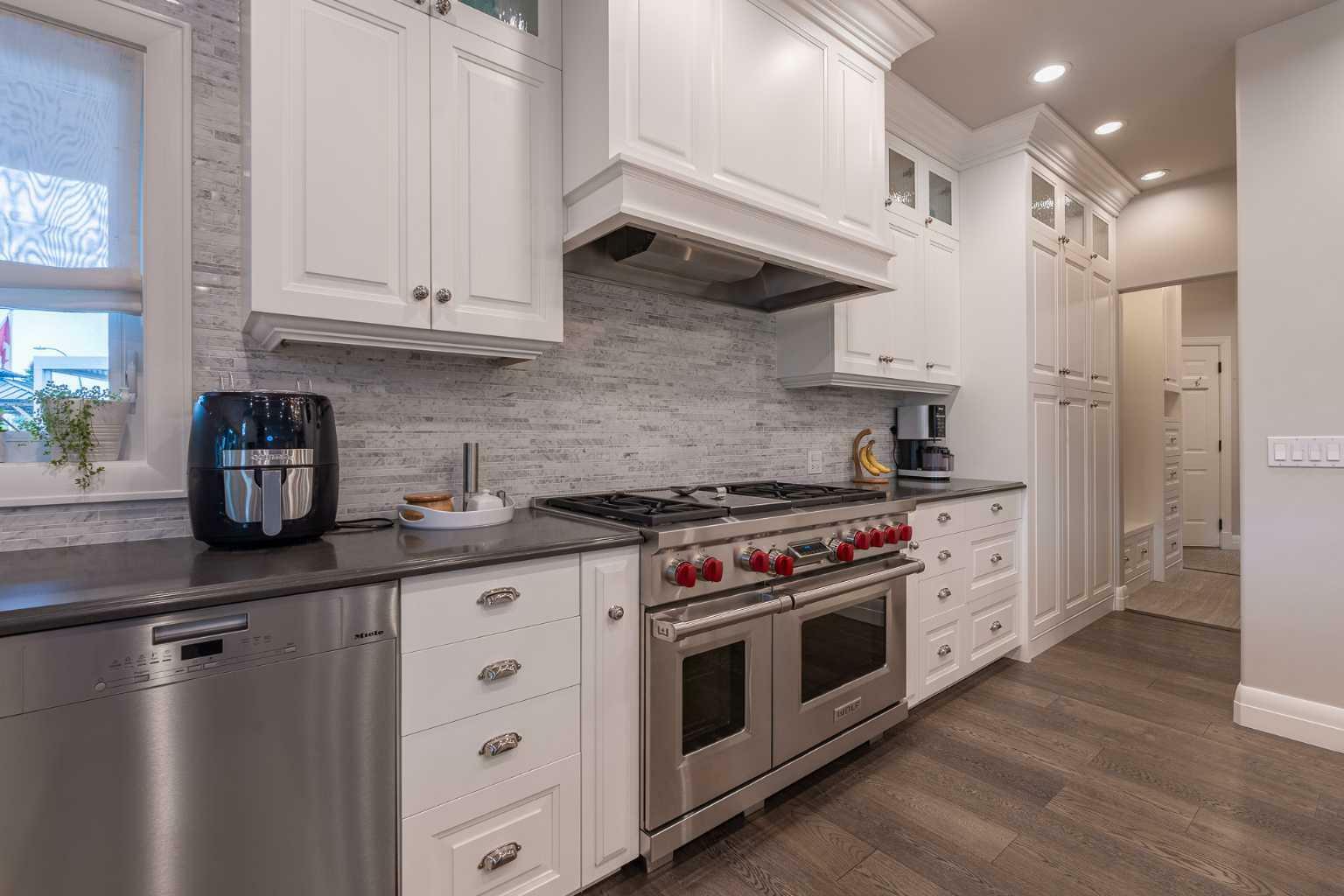 Property Photo: 45 Simcoe Mews SW AB T3H 4N2
