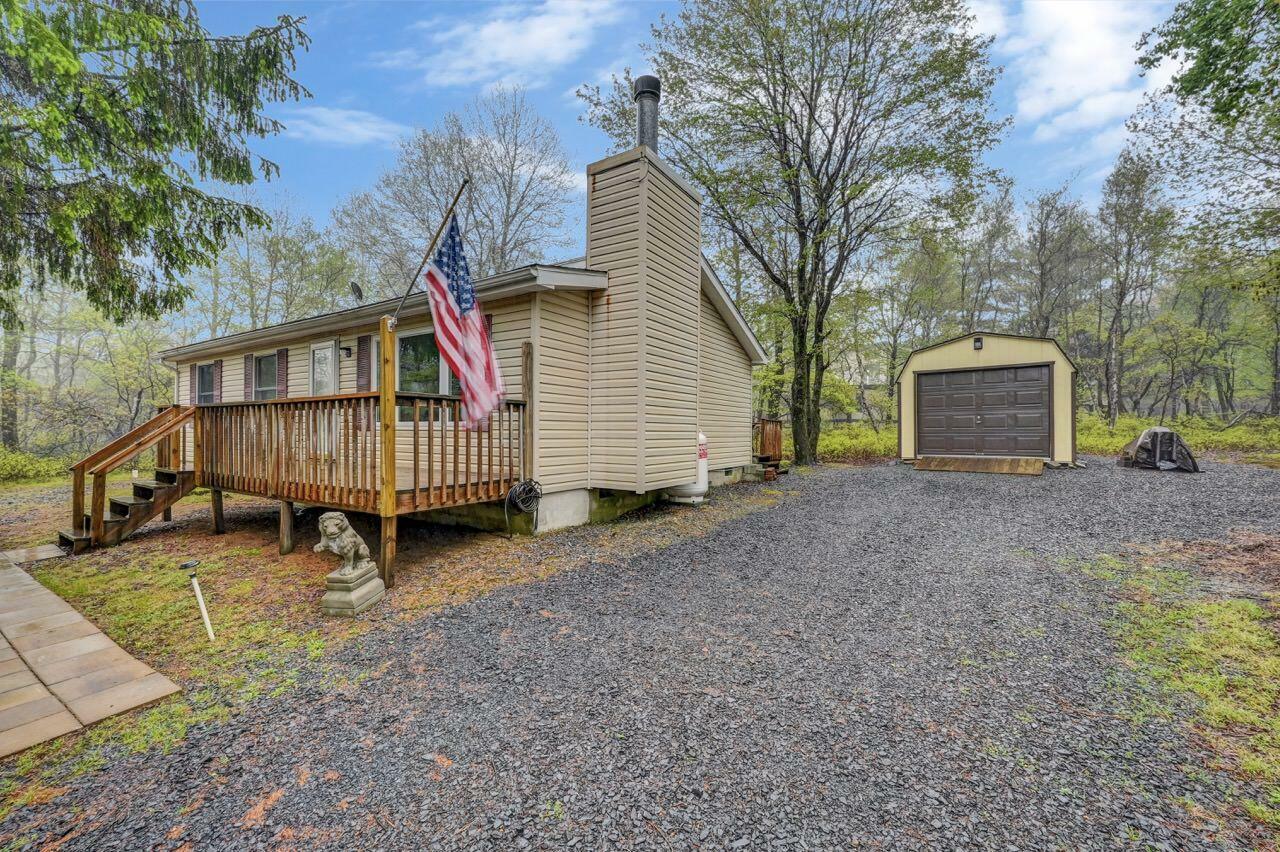 Property Photo: 605 Scenic Drive PA 18210