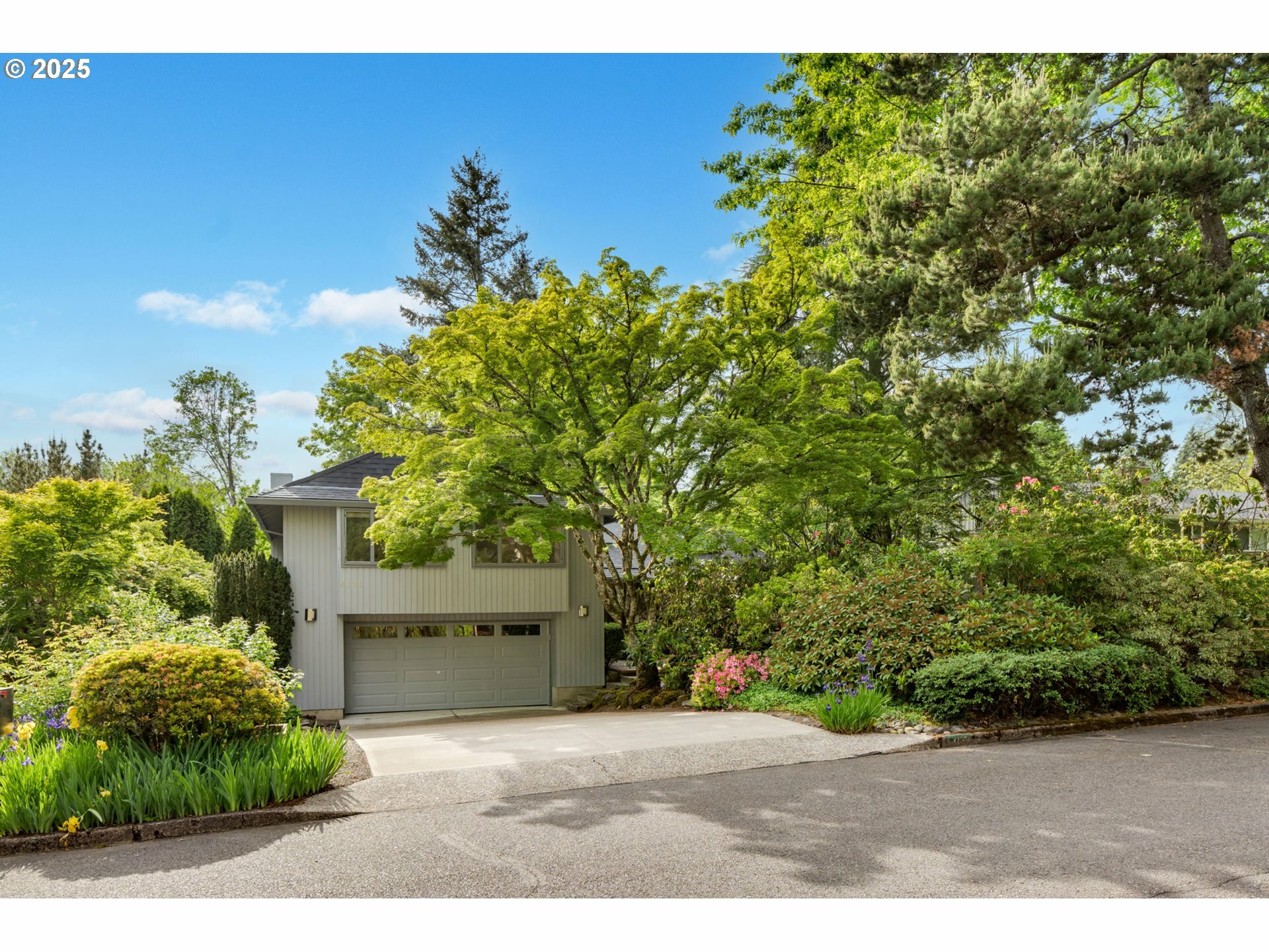 4135 SW 43rd Ave  Portland OR 97221 photo