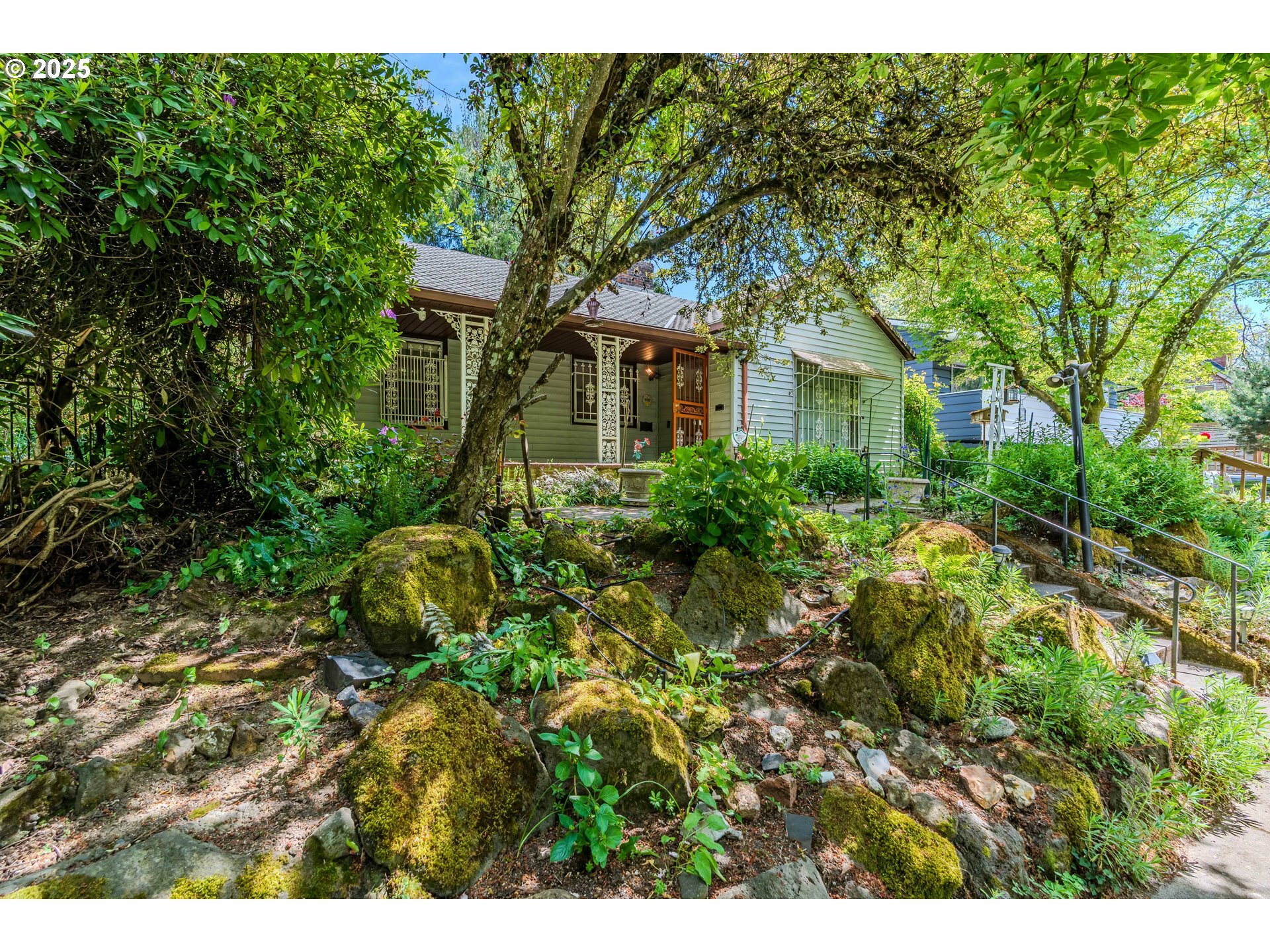 Property Photo: 10346 SE 23rd Ave OR 97222