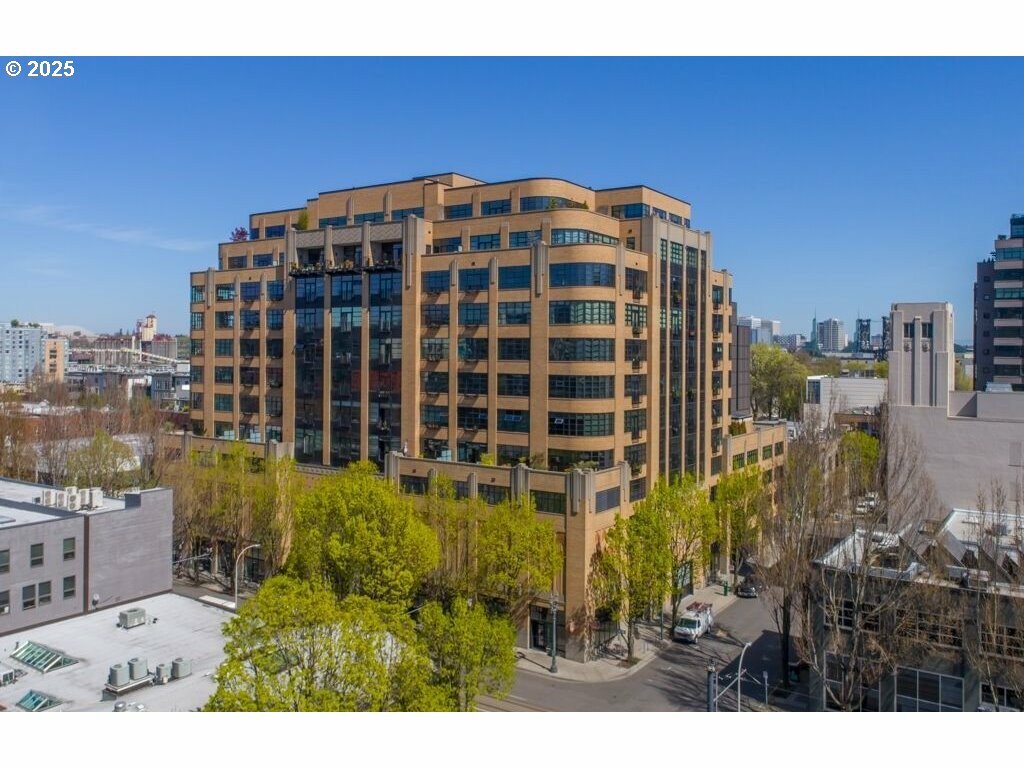 Property Photo: 420 NW 11th Ave #1105 OR 97209