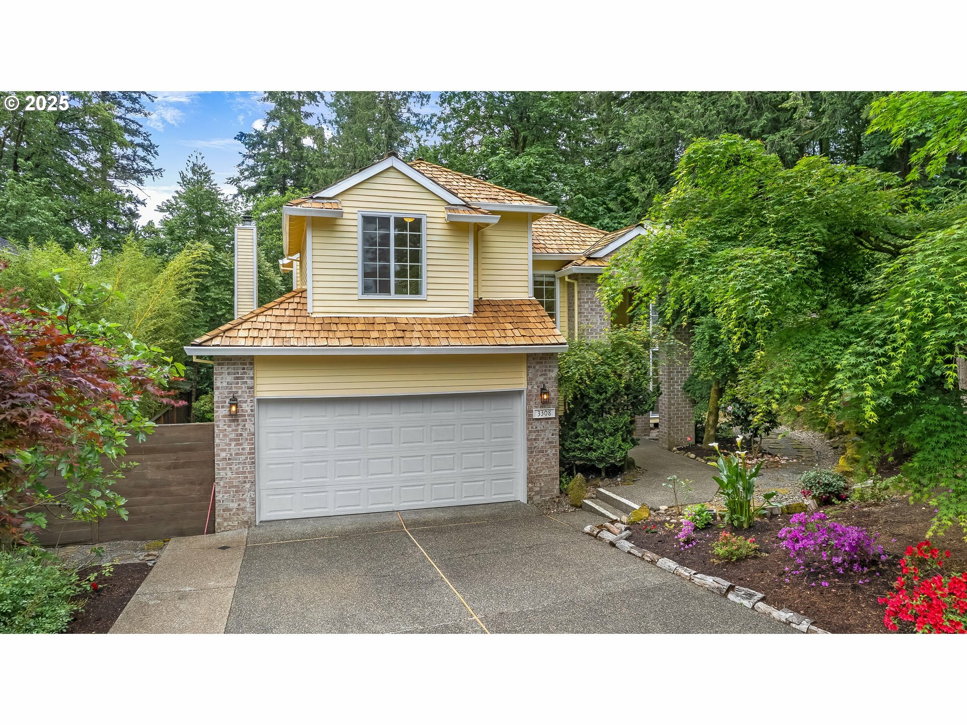 3308 SW Arnold Heights Ter  Portland OR 97219 photo