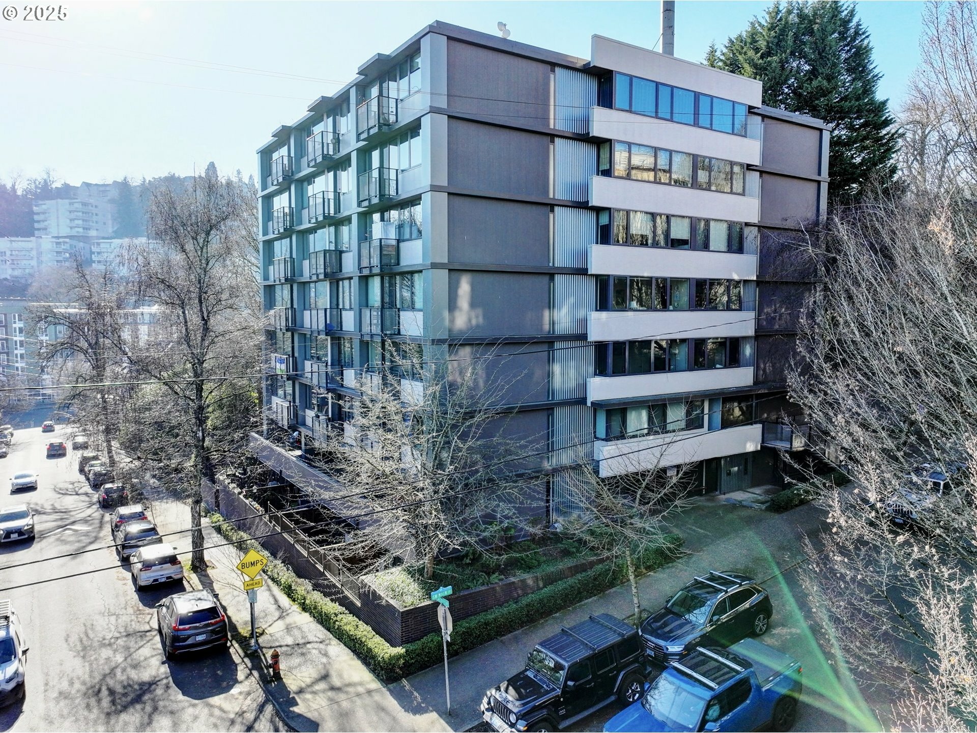 2020 SW Main St 403  Portland OR 97205 photo