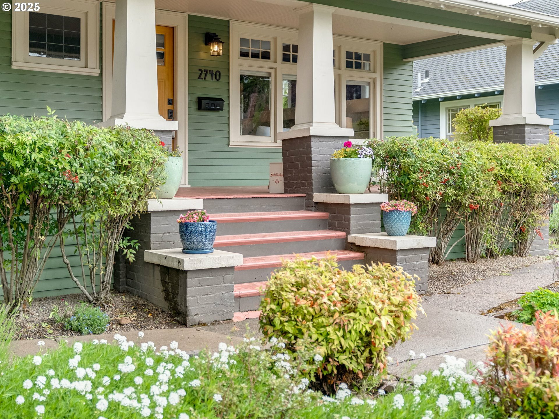 Property Photo: 2740 NE 50th Ave OR 97213