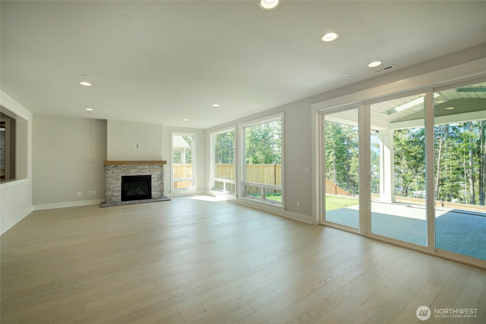 Property Photo: 1435 Elk Run Place SE WA 98045