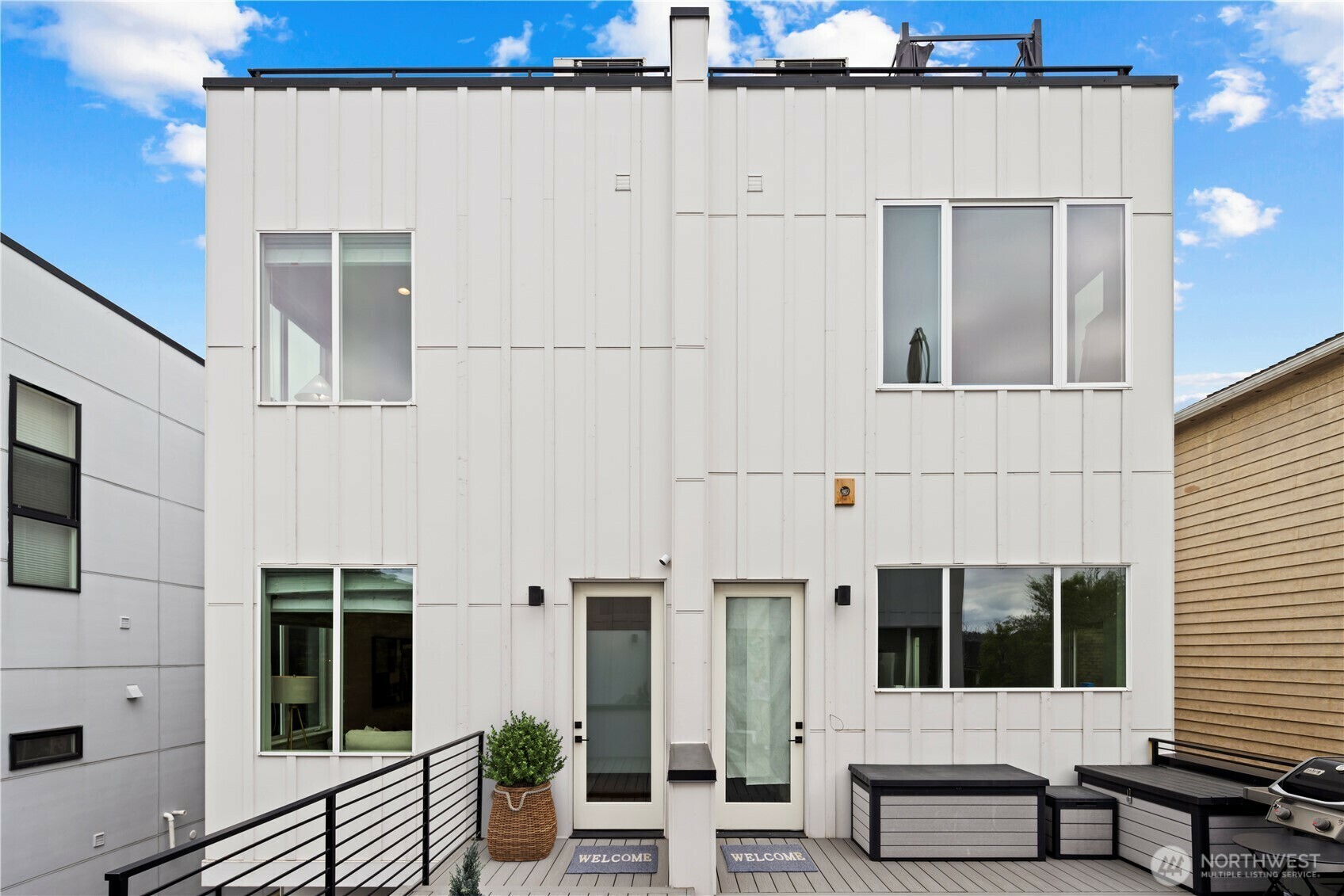 2337  10th Avenue E C  Seattle WA 98102 photo