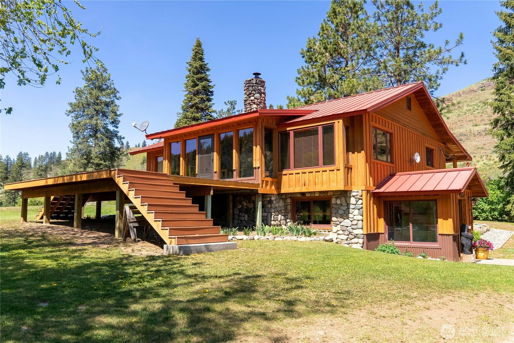 Property Photo: 571 Twisp River Road WA 98856