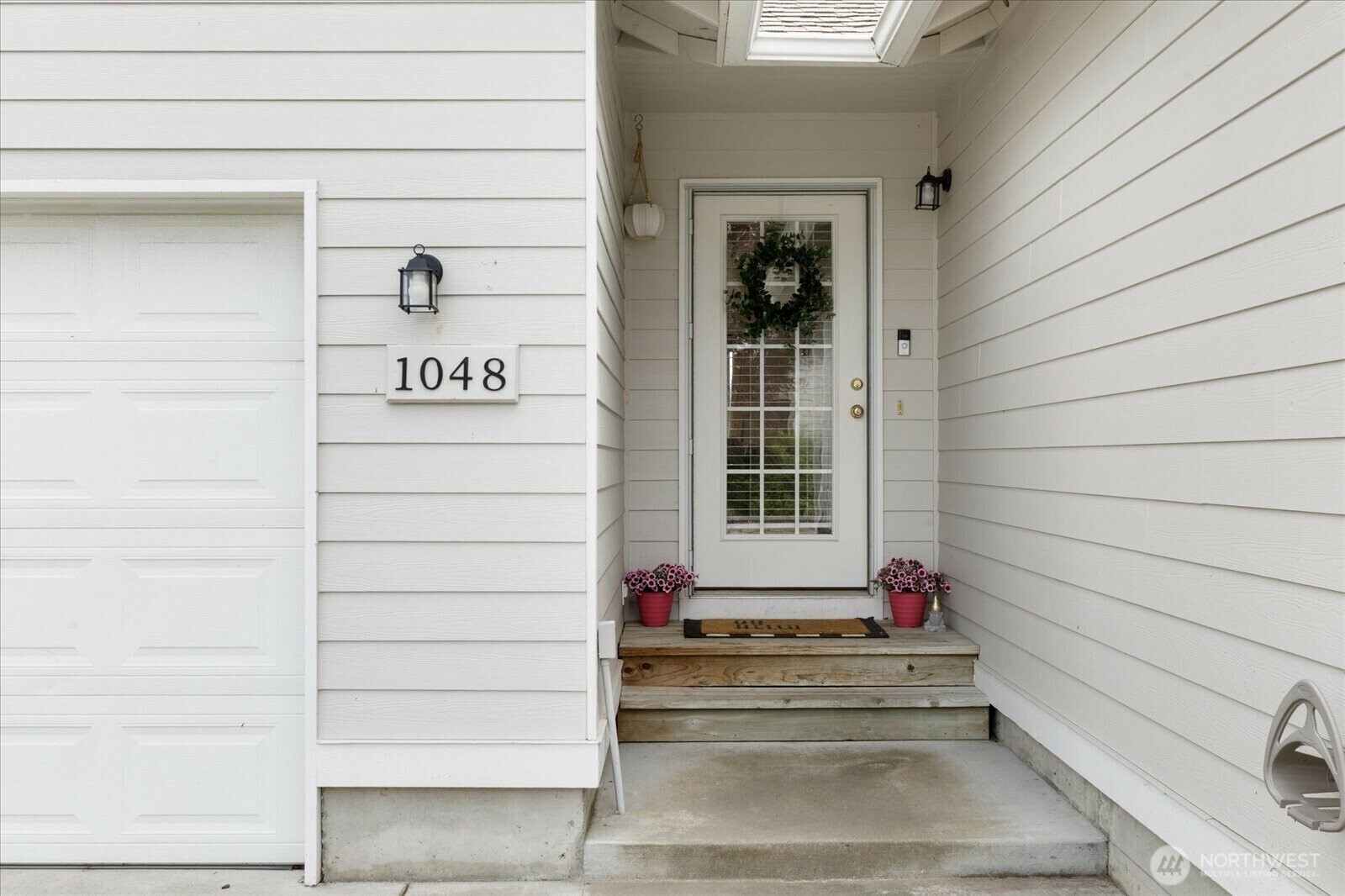 Property Photo: 1048 NE Cordero Place WA 98277