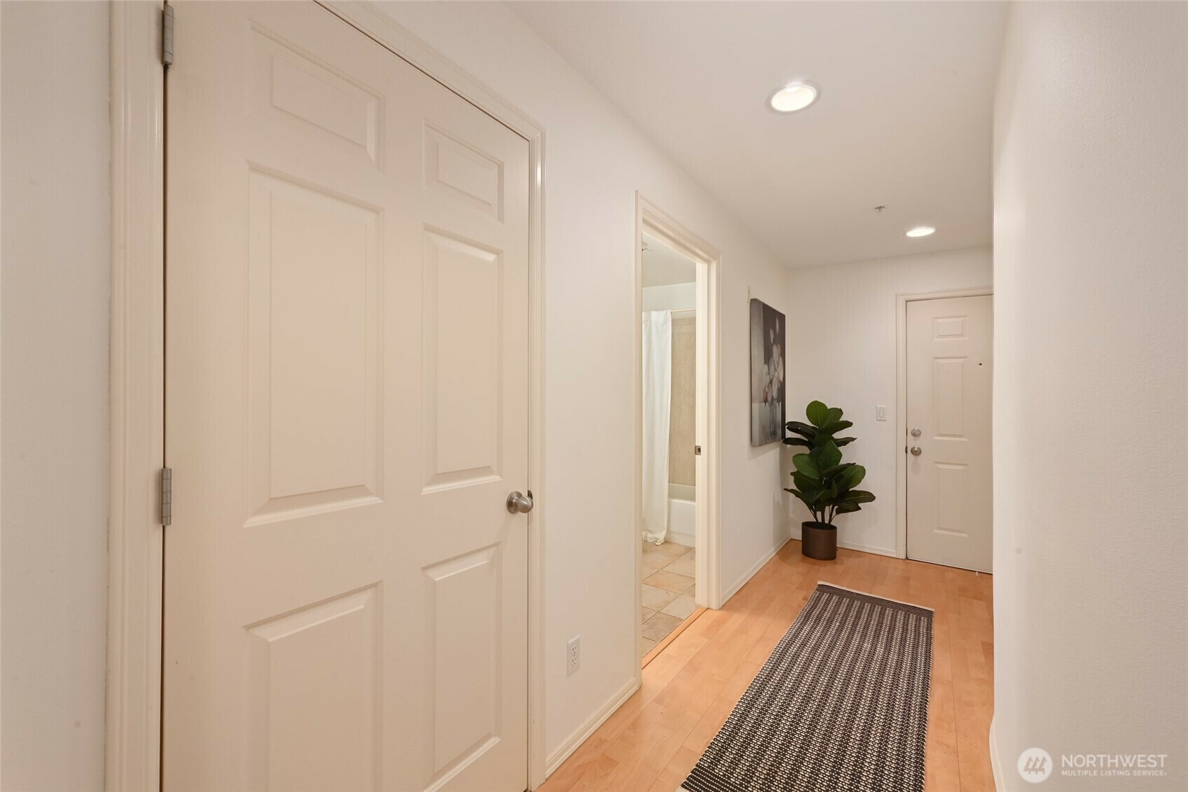 Property Photo: 2312 W Boston Street 201 WA 98199