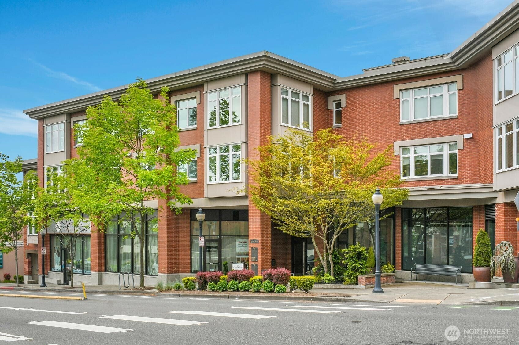 Property Photo: 631 Market Street 306 WA 98033