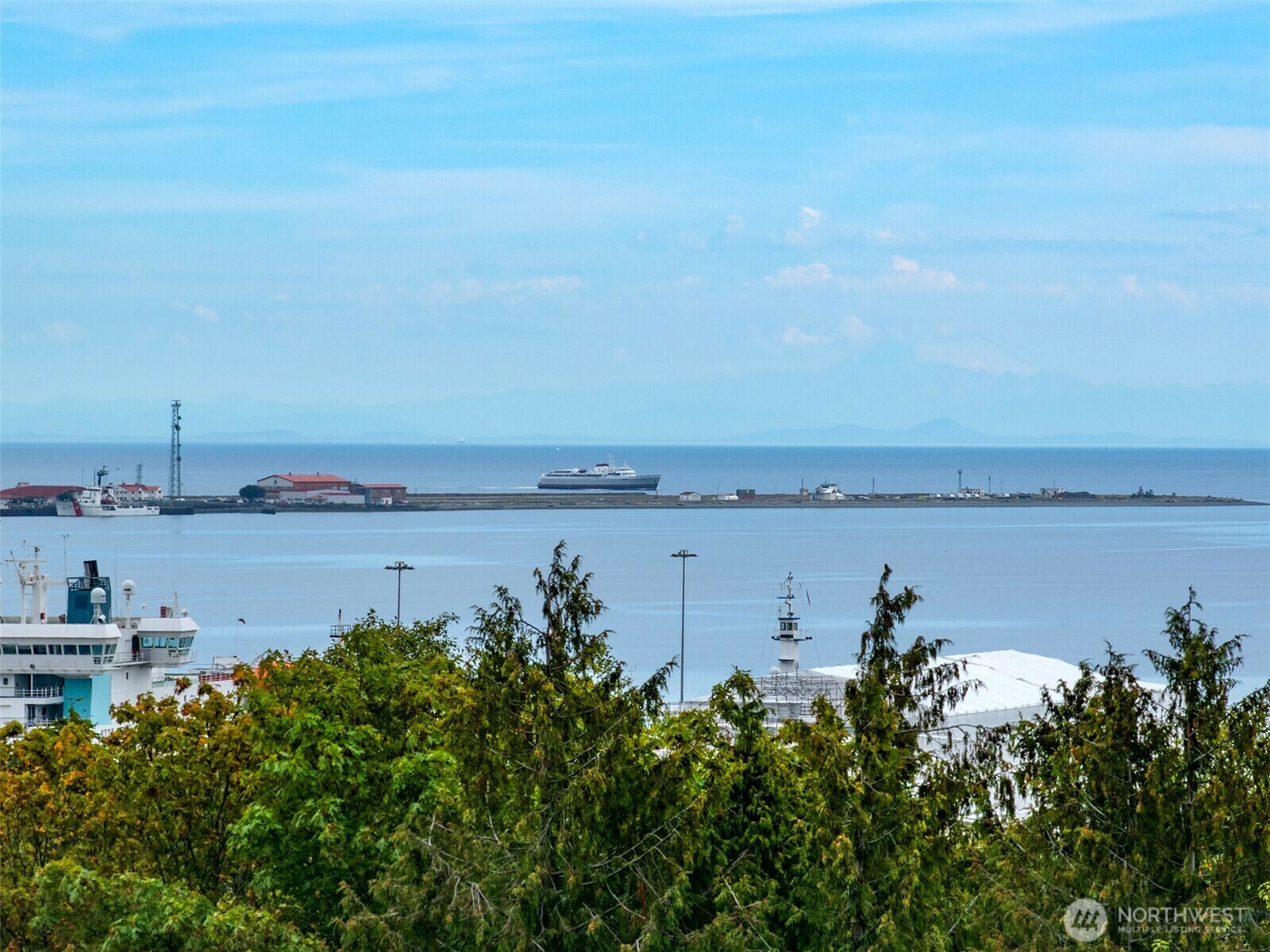 Property Photo: 706 W 4th Street WA 98363