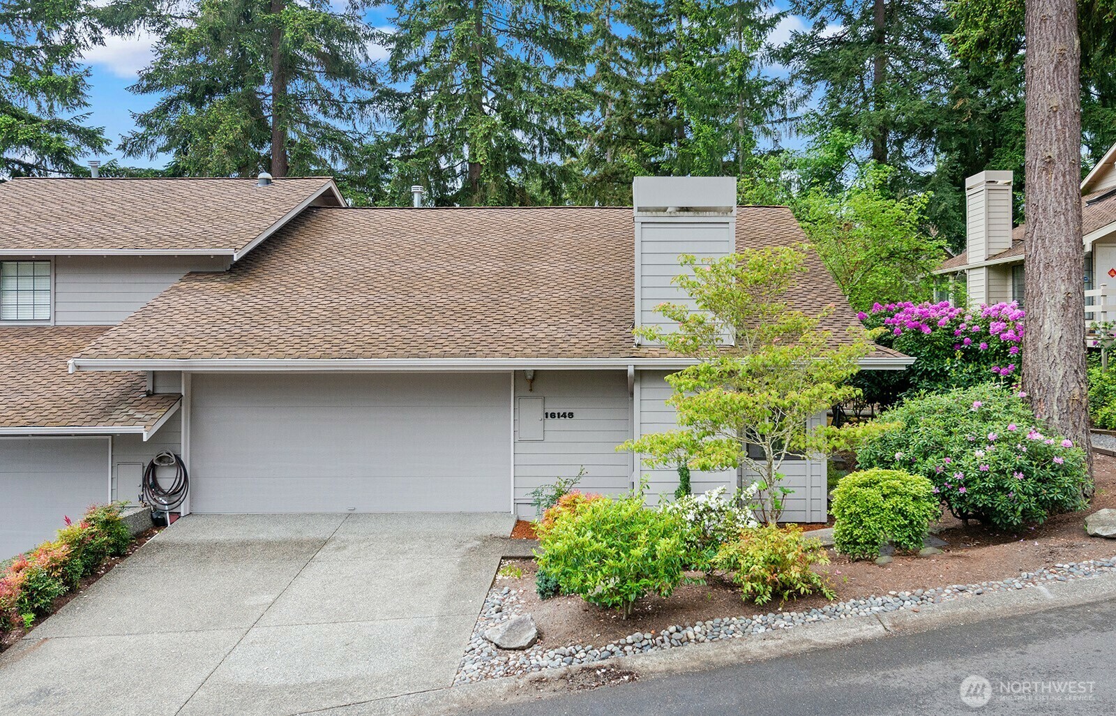 Property Photo: 16145 SE 33rd Lane WA 98008