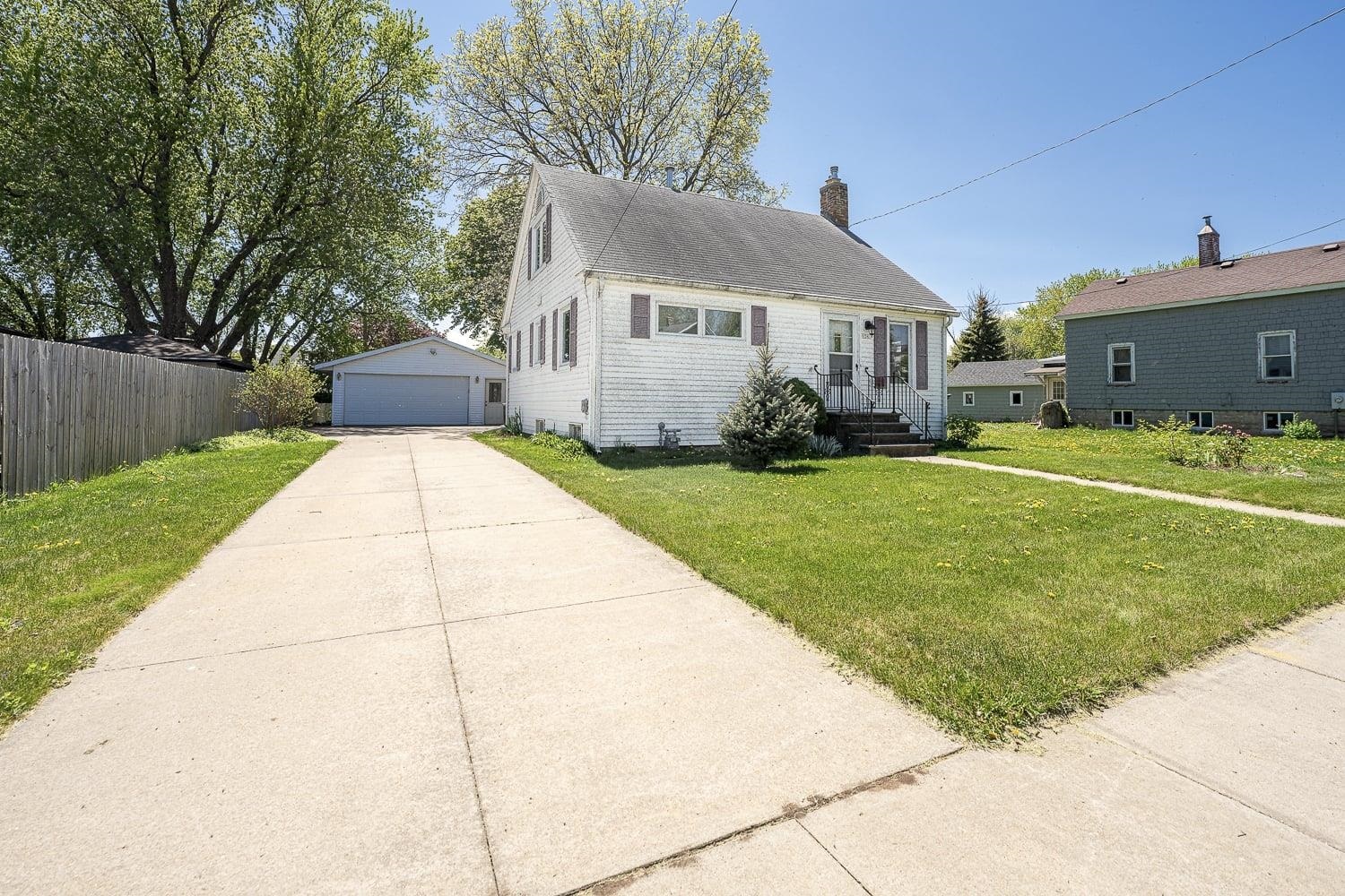 1341 Otter Avenue  Oshkosh WI 54901 photo