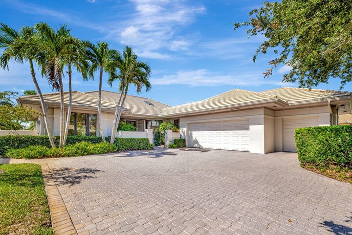 Property Photo:  6022 SE Oakmont Place  FL 34997 