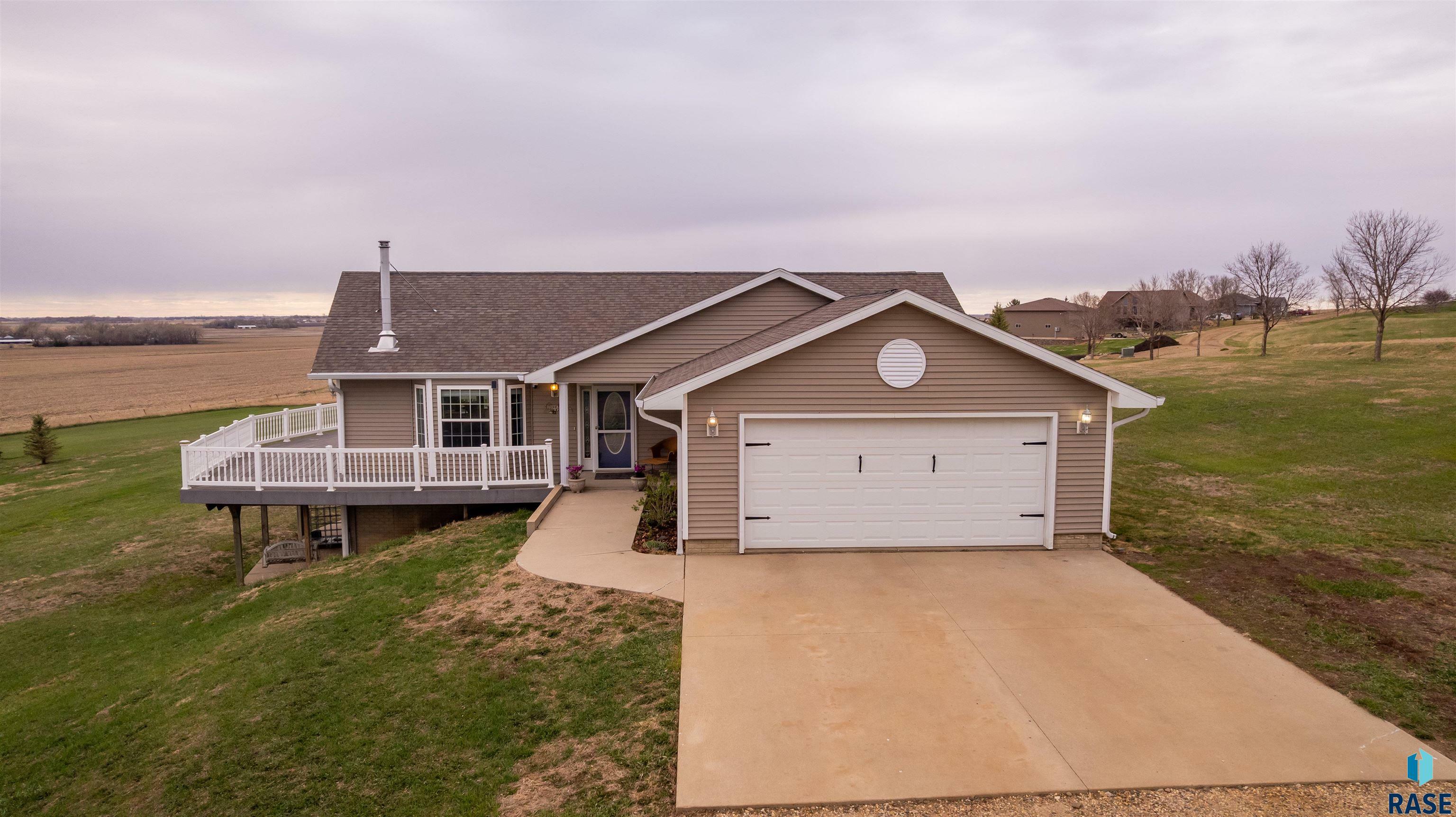 Property Photo: 48288 Arrowhead Ct SD 57013