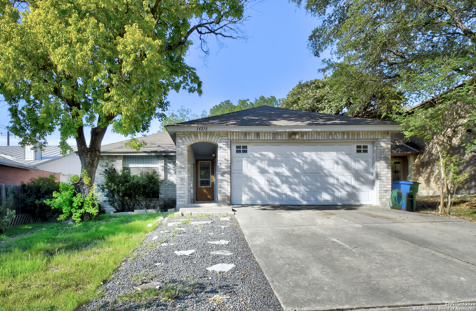 Property Photo: 14218 Fairwayhill TX 78217