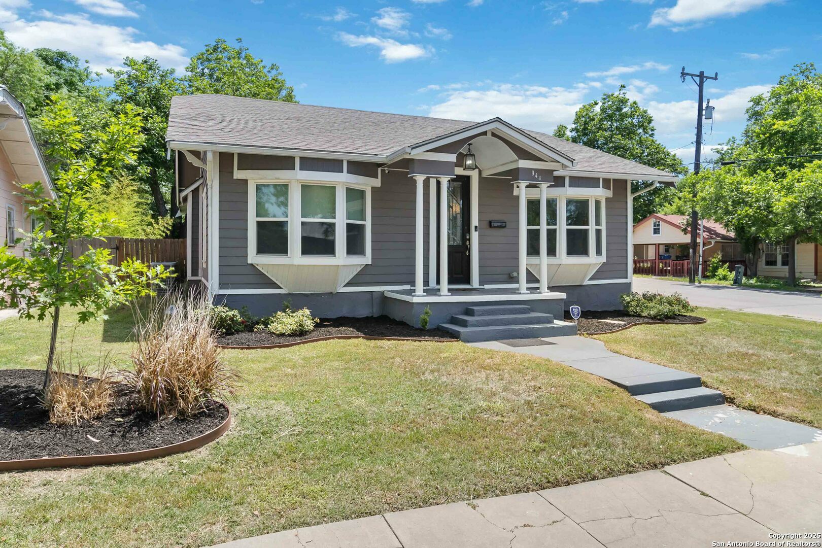 Property Photo: 944 Fulton TX 78201