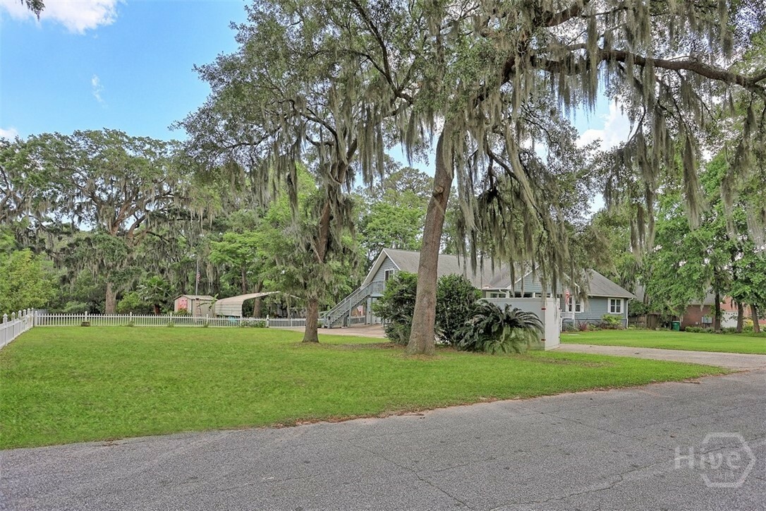 Property Photo: 17 E Point Drive GA 31410