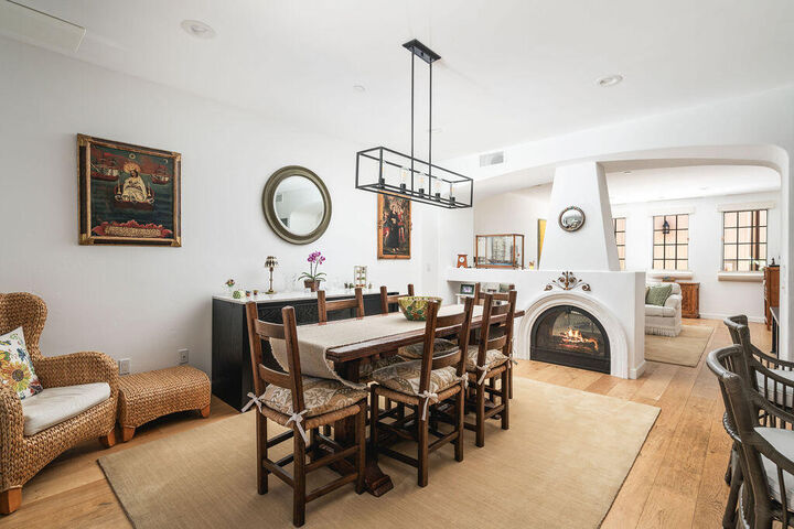 Property Photo: 105 W De La Guerra Street S CA 93101