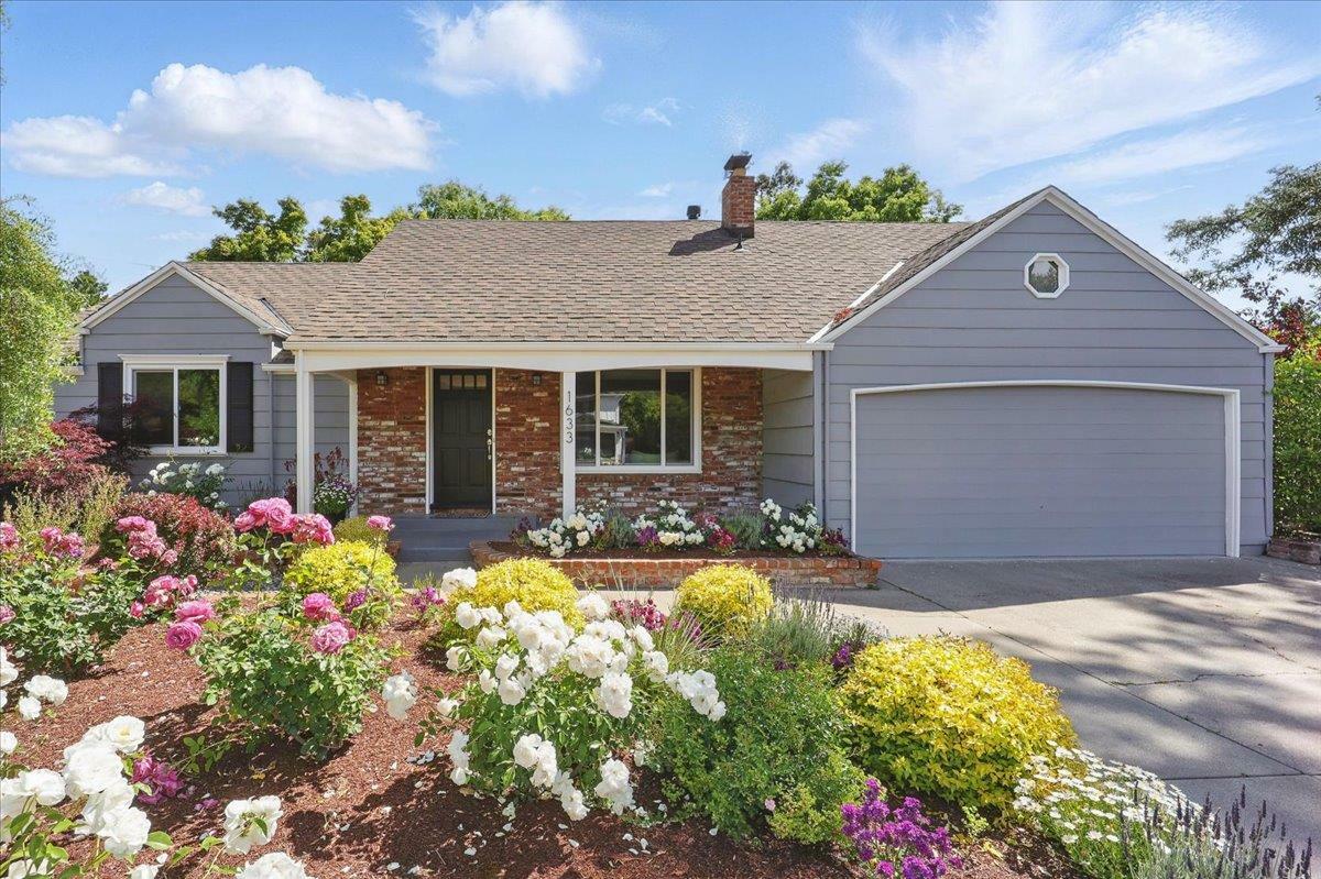 Property Photo: 1633 Dallas Court CA 94024