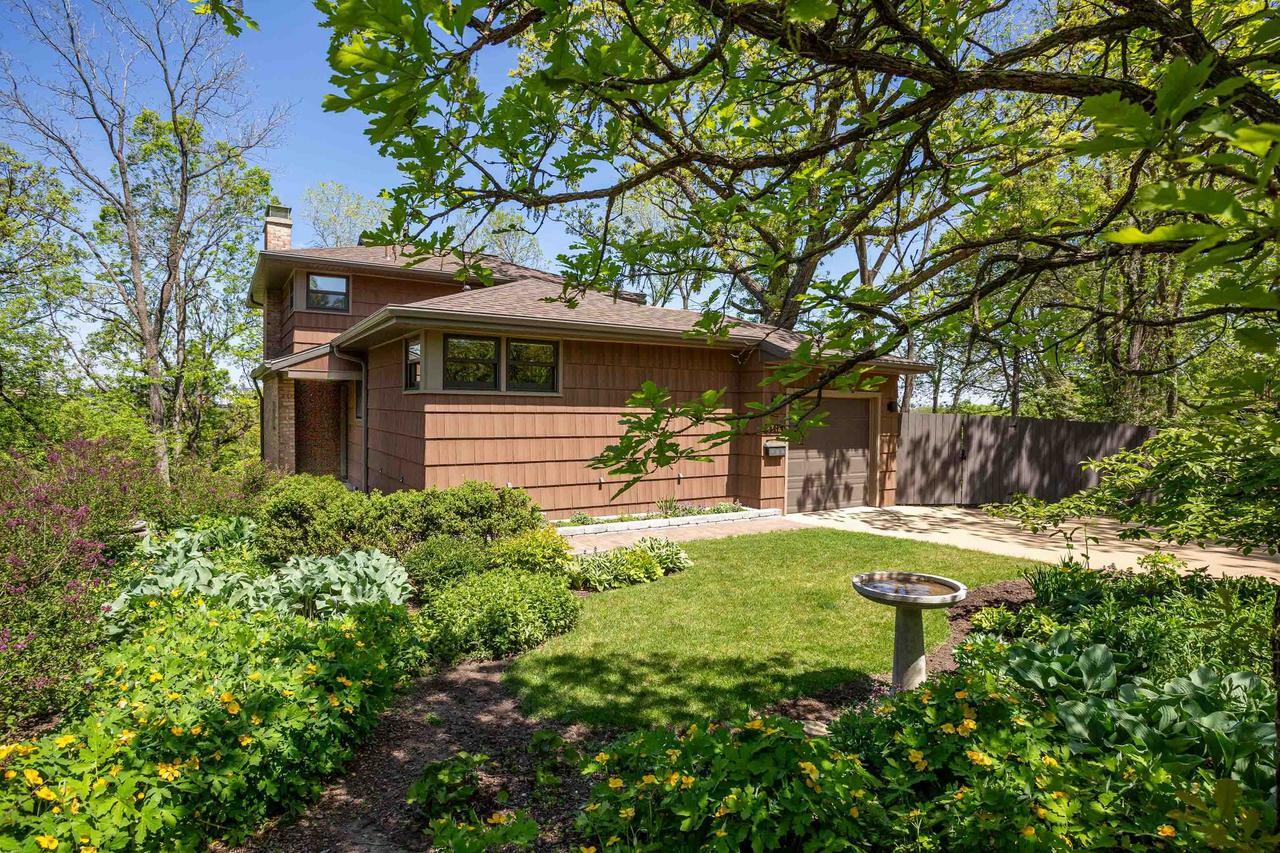 Property Photo:  4316 Hillcrest Circle  WI 53705 