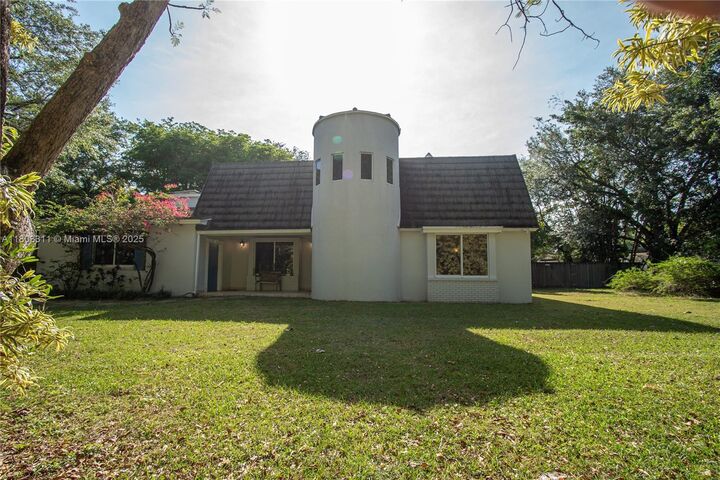Property Photo:  10900 SW 90th Ave  FL 33176