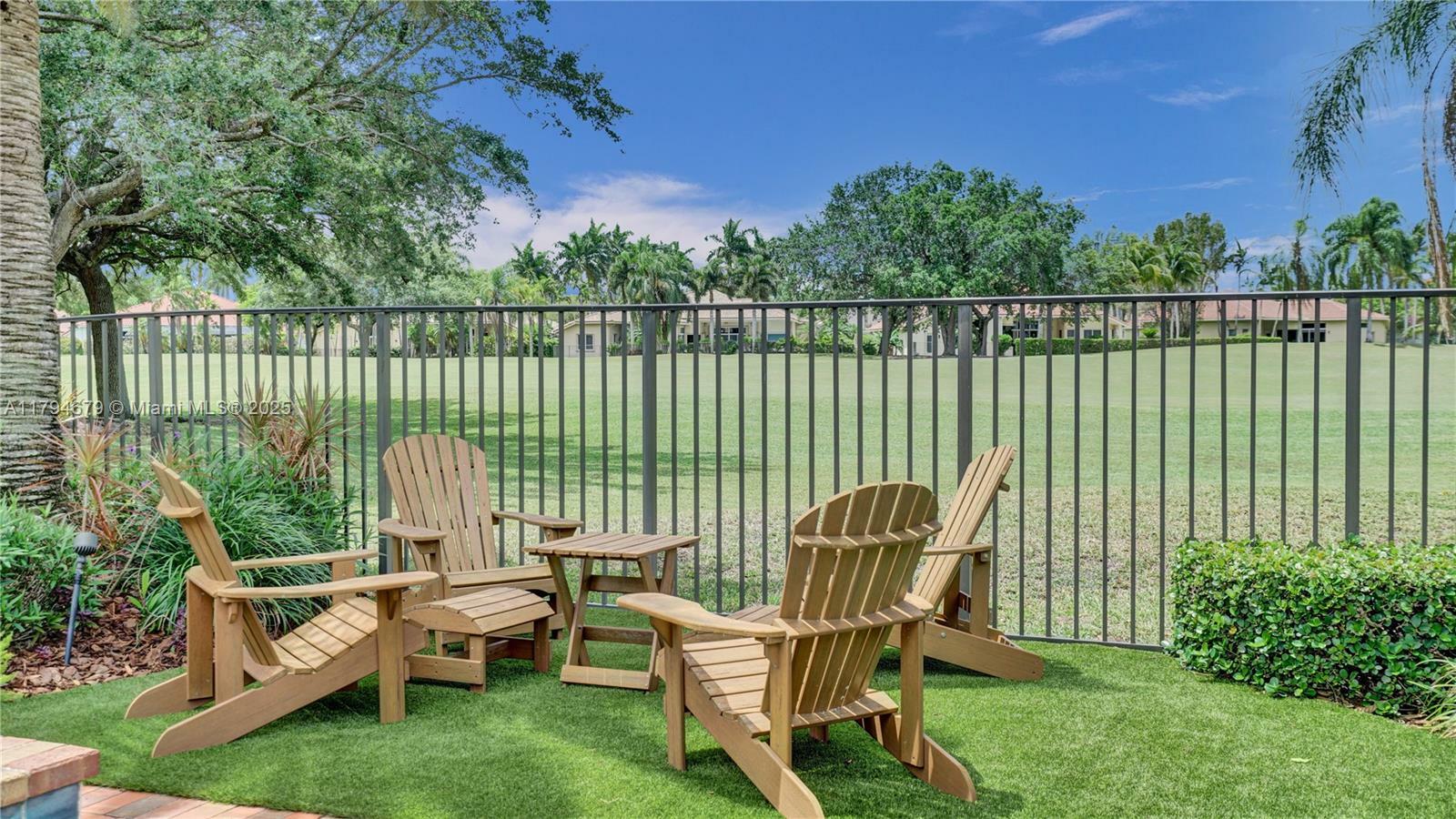 Property Photo: 2495 Eagle Watch Ln FL 33327